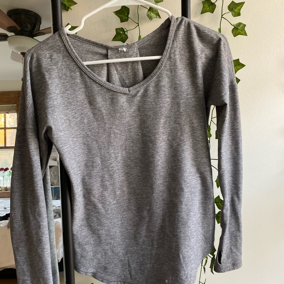 Gray ivivva long sleeve shirt - Picture 1 of 2